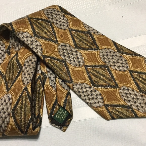 Churchill Silk Tie 🍒🦚 - Picture 2 of 4